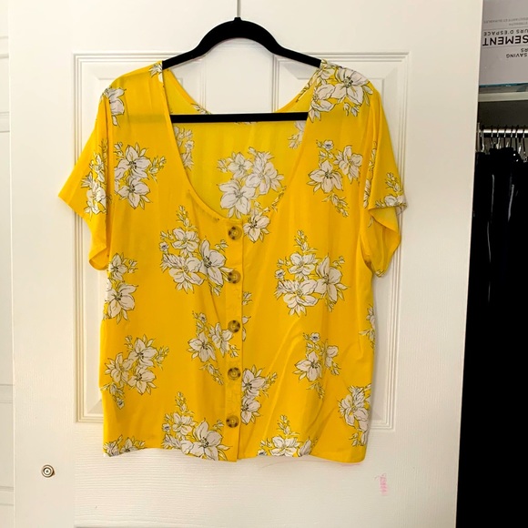 NWOT Floral blouse - Picture 3 of 5